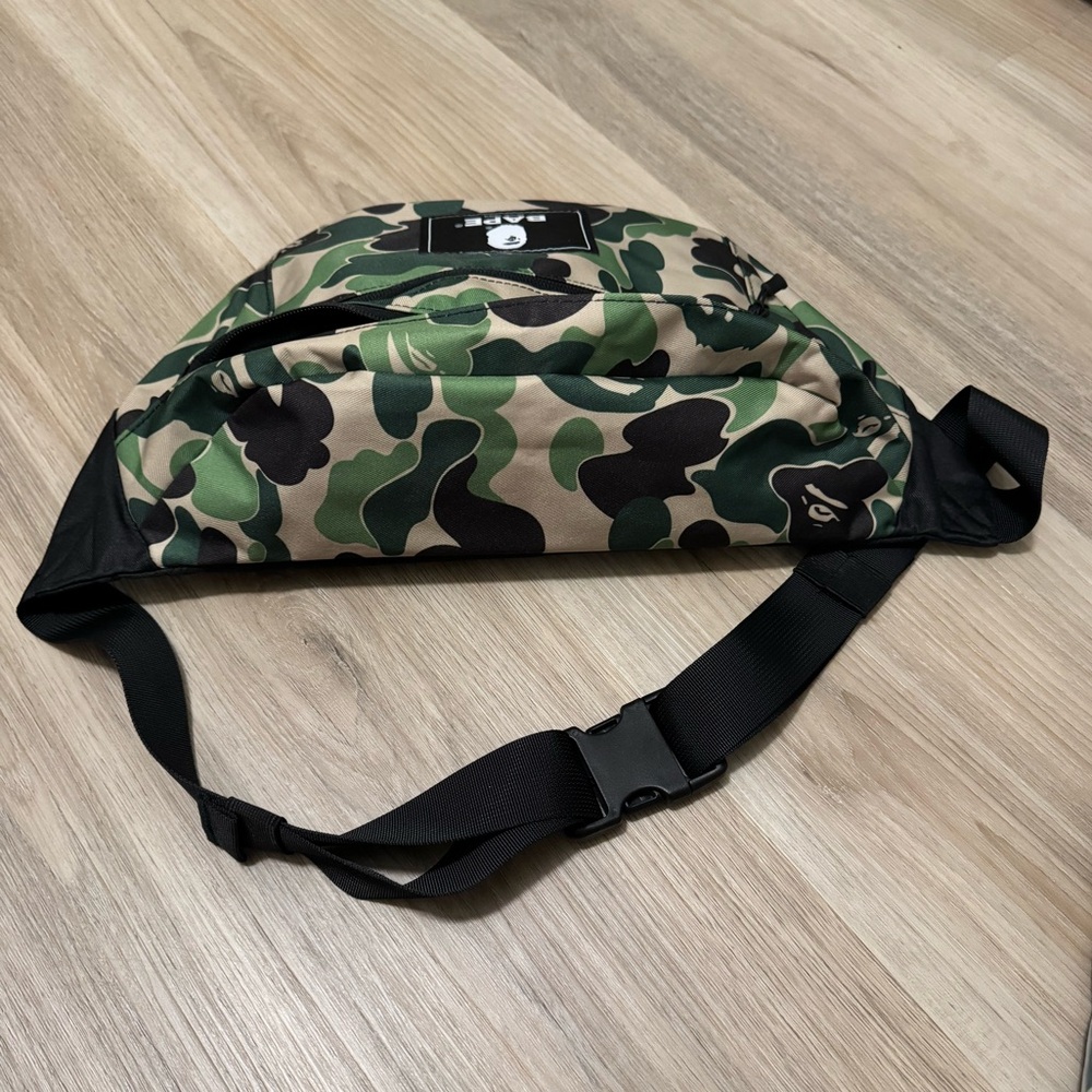 BAPE Green and Black Camouflage Oversized Belt Bag - Picture 3 of 10